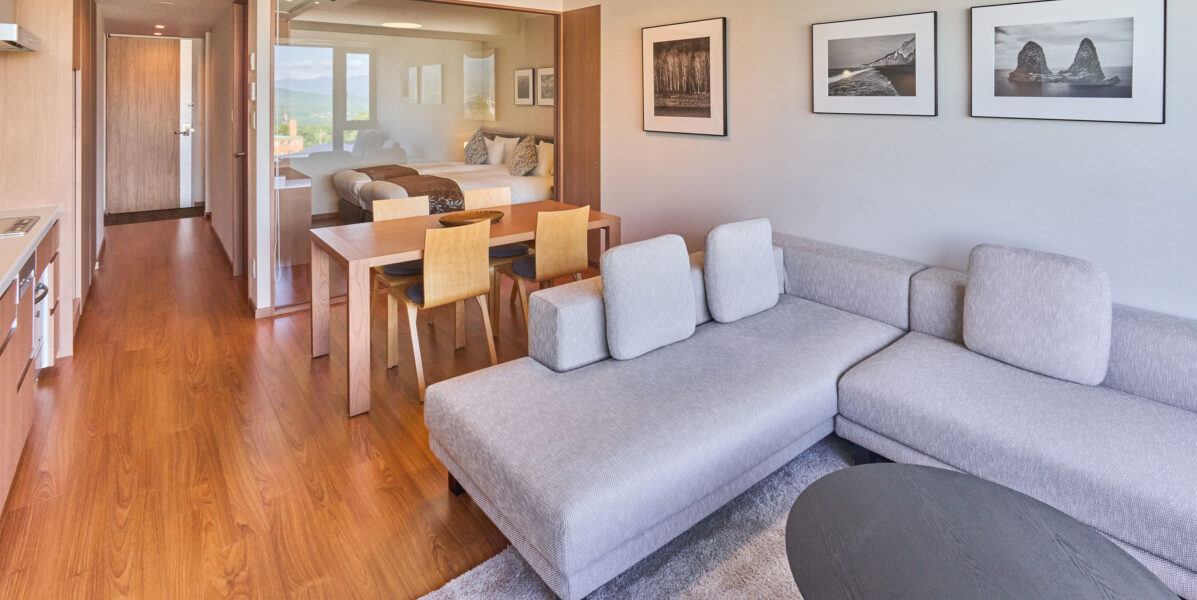 20240821 Ki KN603 Summer Living Room DSC9587 Lores 2
