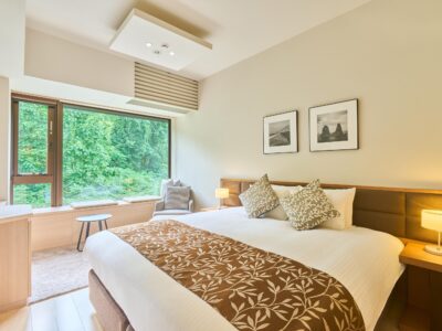 20250723 Ki KN520 Hotel Room Resort Summer Bedroom DSC1995 Lores 1 1