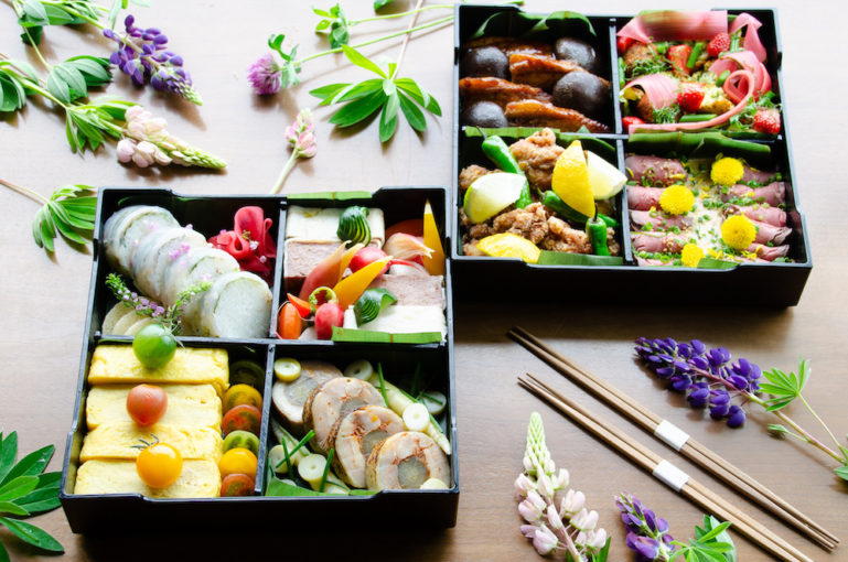 Take away package an dining00001