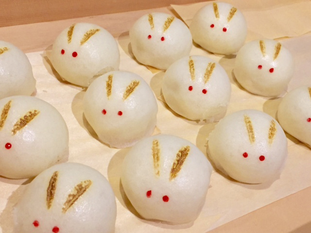 小さな和菓子工房、松風さんの主催する和菓子ワークショップ、2度目の体験記です。今回は中秋の名月にちなみ、うさぎの形の
