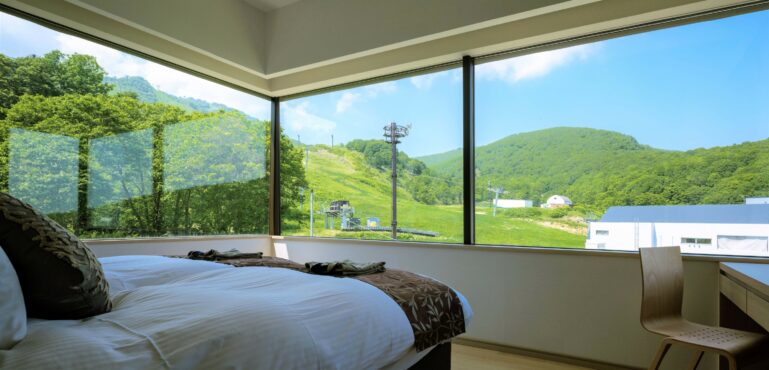 1 Bed Deluxe Resort Side Lr