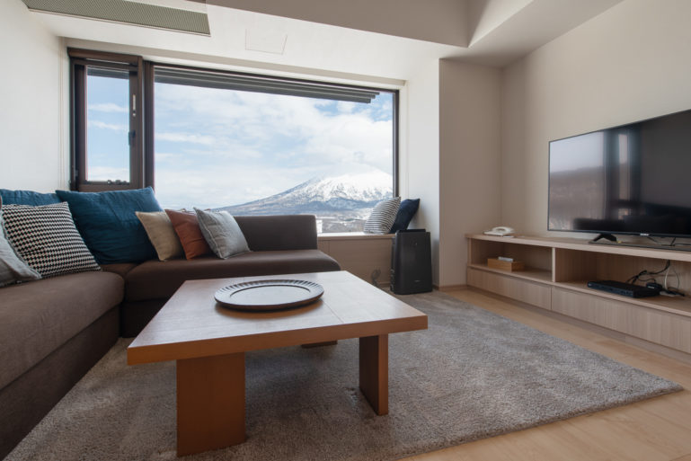 Ki Niseko 1 Bedroom Deluxe Living Room Low Res 2